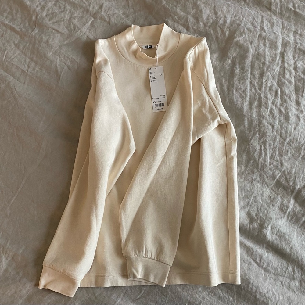 Uniqlo U men’s XS extra small NWT cream mock neck long sleeve pullover